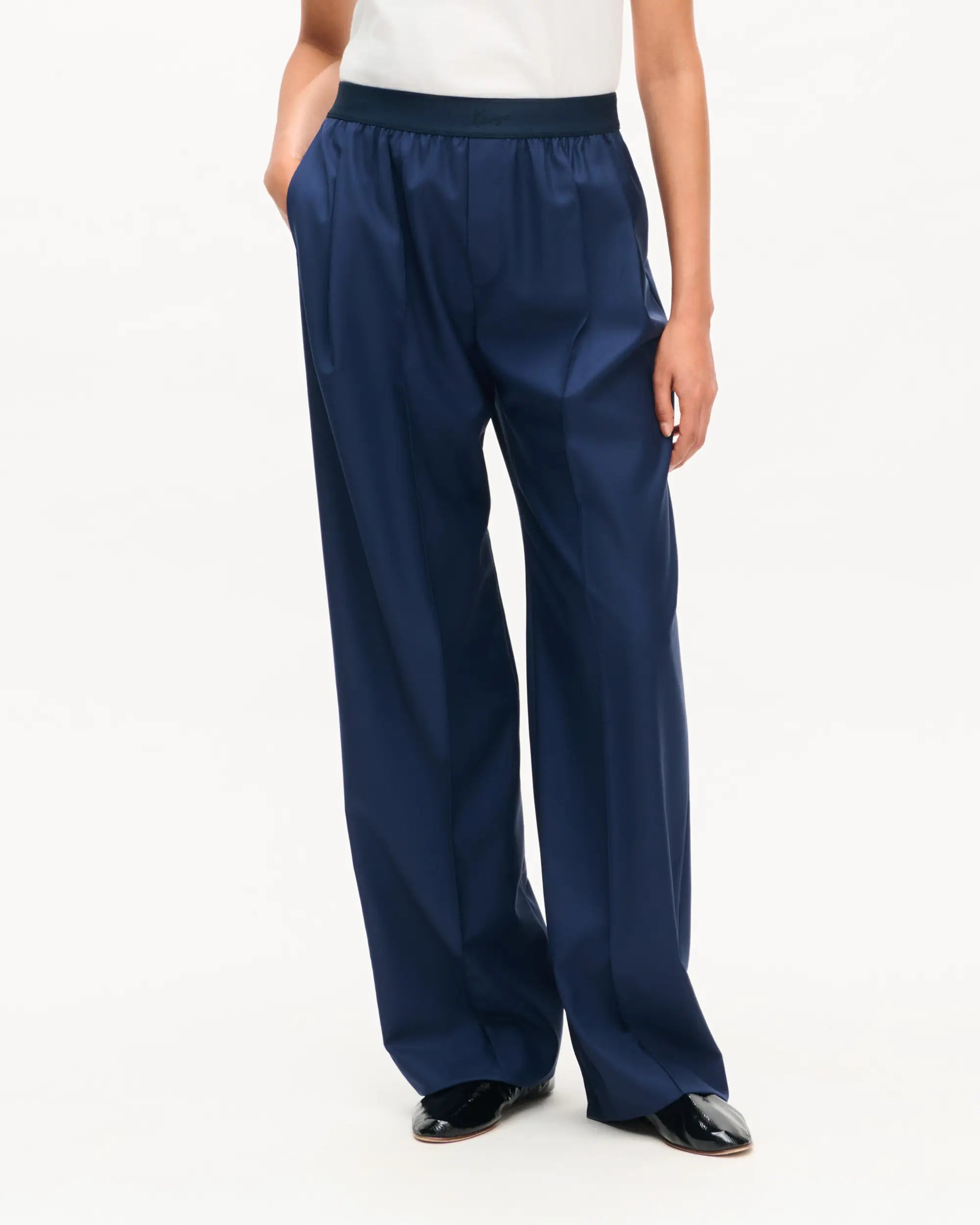 Pantalon élastiqué en laine vierge