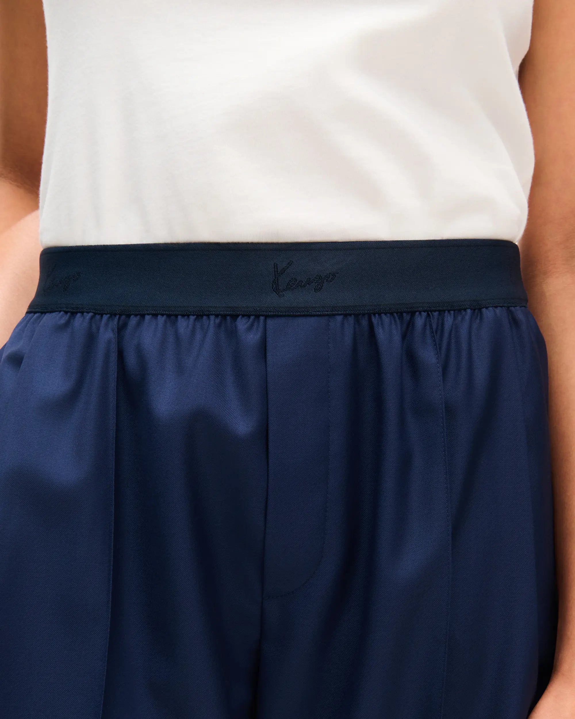 Pantalon élastiqué en laine vierge